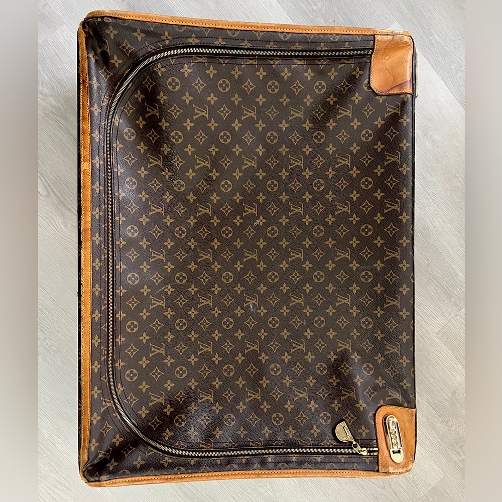 LOUIS VUITTON VINTAGE PULLMAN LUGGAGE CASE